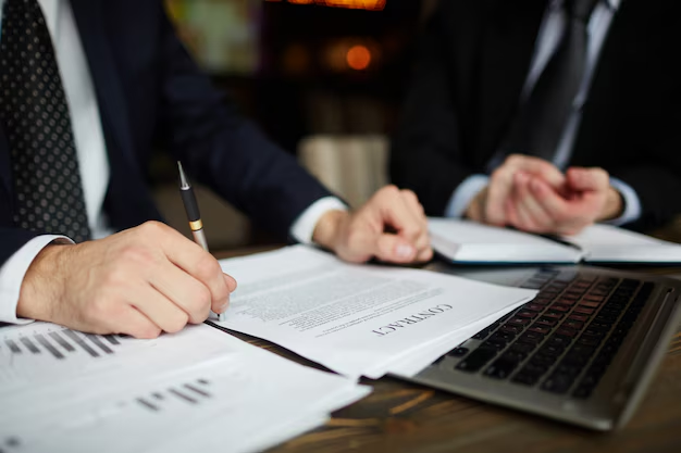 why should businesses and individuals understand business law